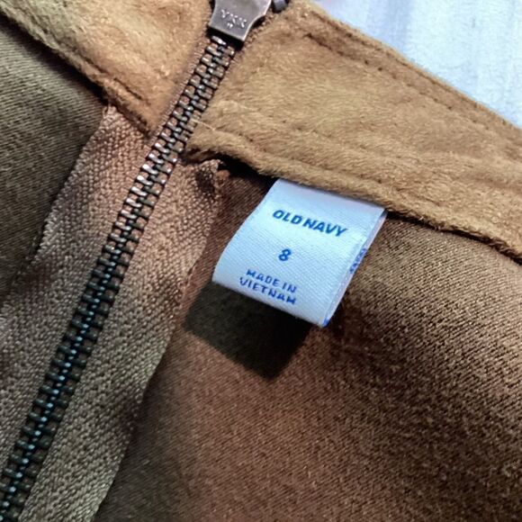 NWOT. Old Navy Faux Suede Gold Skirt in Women’s size 8 - Picture 4 of 8